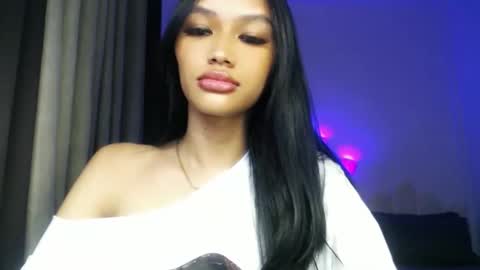 Snapshot of lilit_sensual chatting on May 2026 08:52:01 AM Chloe online show from May 2026 08:52:01 AM