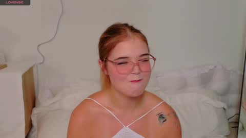 Lilith Bonheur online show from December 2025 02:21:01 AM