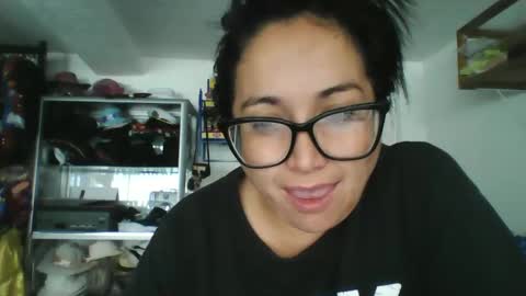 Laura lopez online show from September 2025 03:39:02 PM