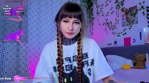 lilith_poison online show from May 2026 06:15:02 PM