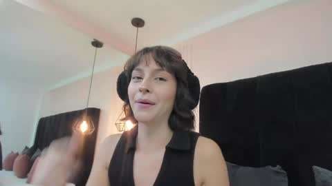 lilith_selene online show from April 2026 09:06:02 PM
