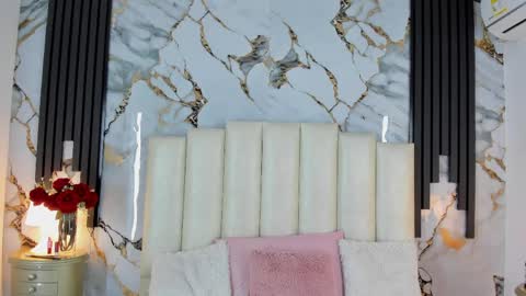 Lilith  online show from April 2026 05:01:02 AM