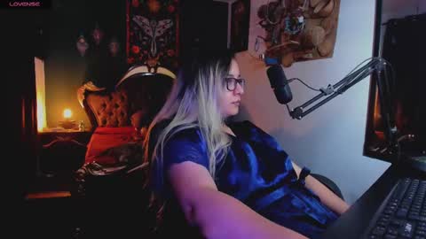 lilithmystic01 online show from February 2025 03:21:01 PM