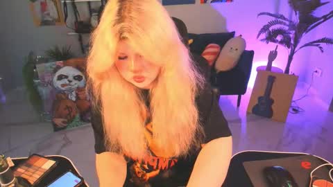 Snapshot of lilithnelson chatting on October 2025 06:35:02 PM LilithNelson online show from October 2025 06:35:02 PM