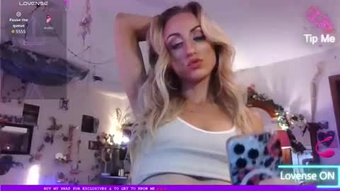 Lilithohfish online show from October 2025 04:18:01 PM