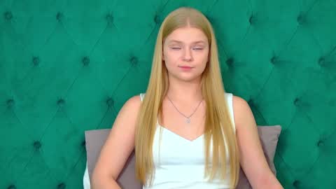 lilitrosen online show from October 2025 05:36:02 PM