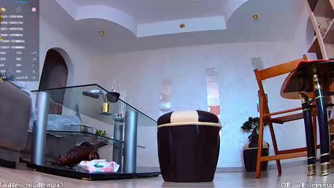 lillemax online show from February 2025 12:02:02 PM