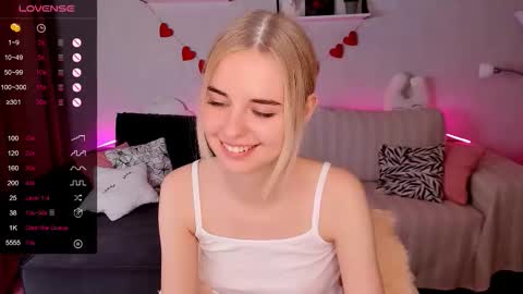 Lillian online show from December 2025 12:03:02 PM