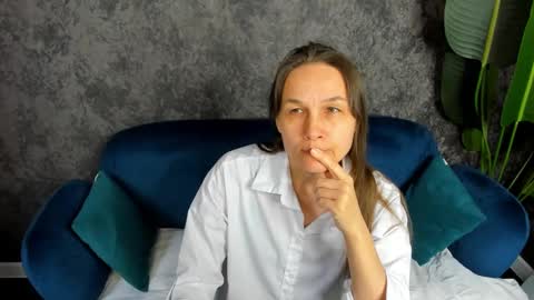 lillian_white1 online show from February 2025 07:22:01 AM