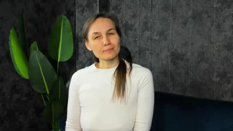 lillian_white1 online show from April 2026 01:10:01 AM