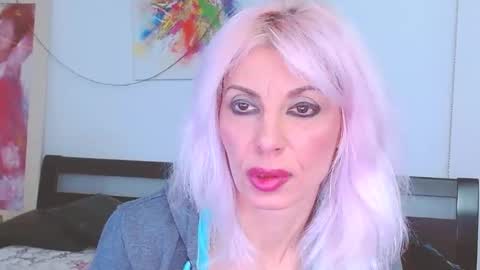 Lara online show from February 2025 08:31:01 PM