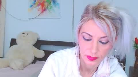 Snapshot of lillianasara chatting on February 2026 12:48:02 AM Lara online show from February 2026 12:48:02 AM