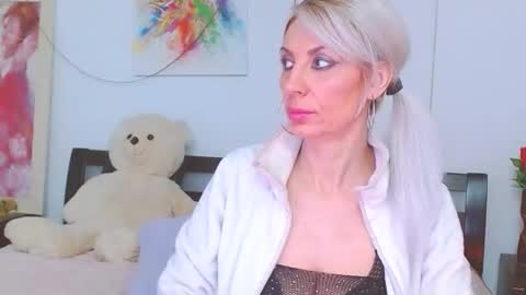 Snapshot of lillianasara chatting on February 2026 08:13:01 AM Lara online show from February 2026 08:13:01 AM