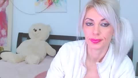 Snapshot of lillianasara chatting on February 2026 09:22:01 PM Lara online show from February 2026 09:22:01 PM