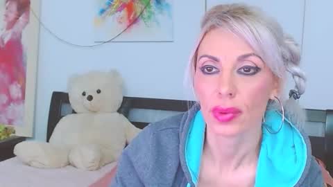 Snapshot of lillianasara chatting on February 2026 07:37:02 PM Lara online show from February 2026 07:37:02 PM