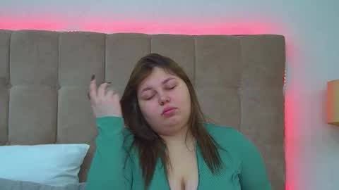 LillianHaig online show from February 2025 06:37:01 PM