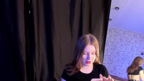 lillie_berry online show from October 2025 04:43:01 AM