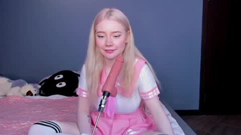 Snapshot of lillie_berry chatting on May 2026 05:24:01 AM lillie_berry online show from May 2026 05:24:01 AM