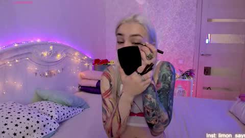 LilliMoore online show from September 2025 01:29:02 AM