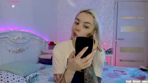 LilliMoore online show from October 2025 11:28:02 PM