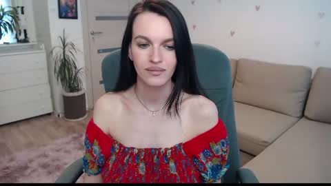 Snapshot of lilliyves chatting on July 2026 05:39:01 PM lilliyves online show from July 2026 05:39:01 PM