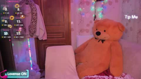 Lilly  online show from March 2025 02:48:01 AM