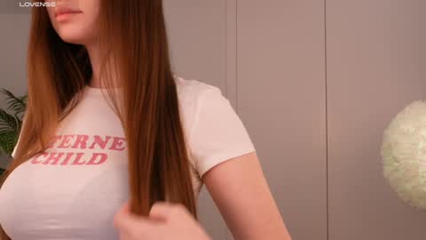 Lilly Colins online show from January 2025 08:04:01 PM