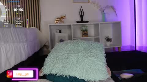 Snapshot of lilly_dollss chatting on September 2025 11:57:01 AM Sofia online show from September 2025 11:57:01 AM