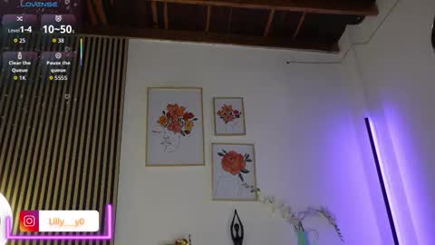 Snapshot of lilly_dollss chatting on September 2025 12:09:01 PM Sofia online show from September 2025 12:09:01 PM