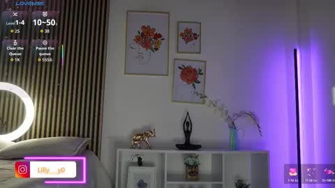 Snapshot of lilly_dollss chatting on September 2025 12:10:02 PM Sofia online show from September 2025 12:10:02 PM