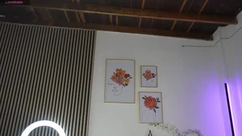 Snapshot of lilly_dollss chatting on October 2025 01:01:01 PM Sofia online show from October 2025 01:01:01 PM