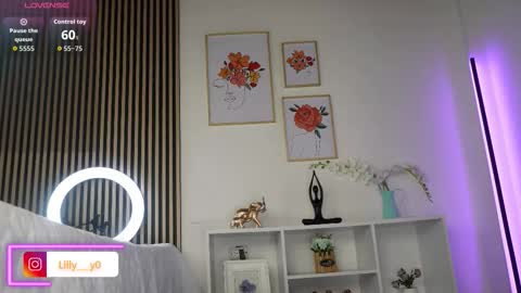 Snapshot of lilly_dollss chatting on November 2025 12:16:02 PM Sofia online show from November 2025 12:16:02 PM