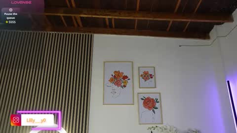 Snapshot of lilly_dollss chatting on November 2025 12:44:02 PM Sofia online show from November 2025 12:44:02 PM