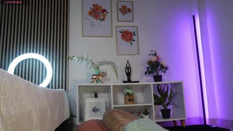 Sofia online show from April 2026 01:16:02 PM