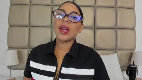 Snapshot of lilly_williamss chatting on June 2026 04:10:02 AM Lilly online show from June 2026 04:10:02 AM