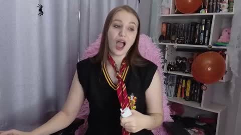 LillyFan X online show from November 2025 04:59:01 AM