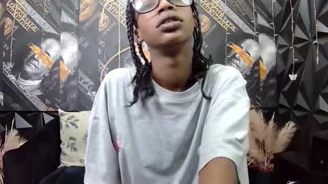 lilmissbaddiexxx online show from October 2025 05:43:01 PM