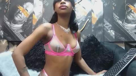 Snapshot of lilmissbaddiexxx chatting on May 2026 07:00:01 PM lilmissbaddiexxx online show from May 2026 07:00:01 PM