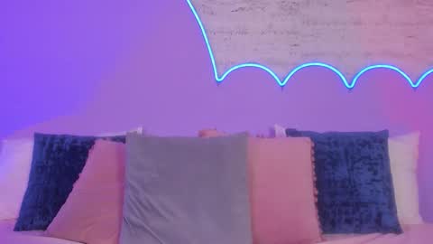 Lilou online show from October 2025 12:02:01 PM