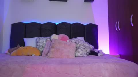 Lilou online show from March 2026 01:04:02 PM