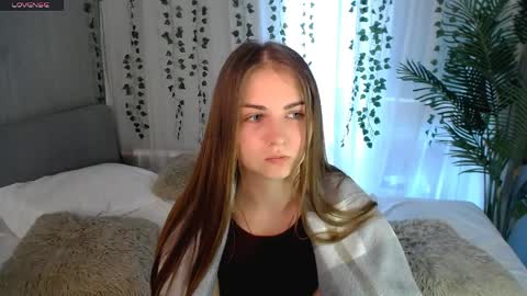 lilu__moon online show from April 2026 06:02:02 AM