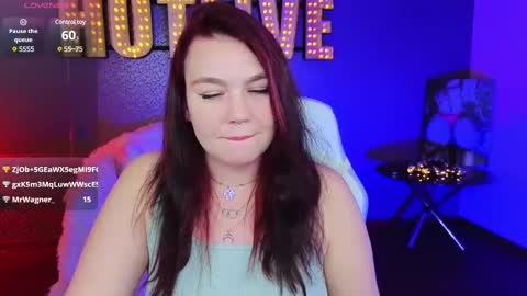 Lilu online show from December 2024 05:04:01 PM