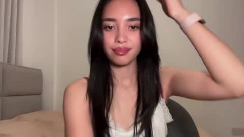 Snapshot of lily_bunnyy chatting on April 2026 08:23:01 PM Lily online show from April 2026 08:23:01 PM