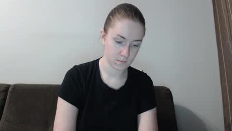 lily_love_x online show from February 2025 06:01:02 AM