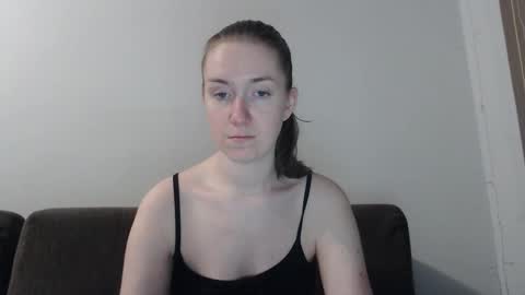 lily_love_x online show from October 2025 09:57:01 PM