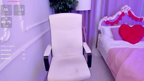 Lily online show from February 2025 08:00:01 PM