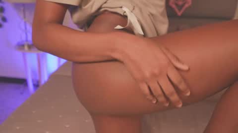 Lily Miiller online show from November 2025 08:43:01 PM