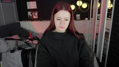 Snapshot of lily_moonlight chatting on October 2025 07:28:01 AM Lily online show from October 2025 07:28:01 AM