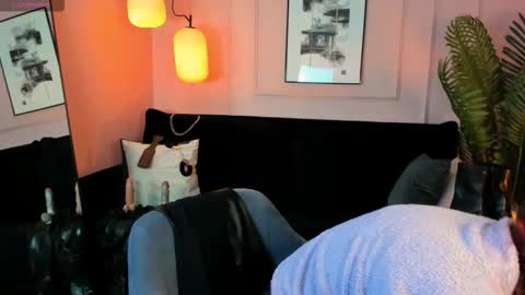 Snapshot of lily_moonlight chatting on November 2025 07:38:02 AM Lily online show from November 2025 07:38:02 AM