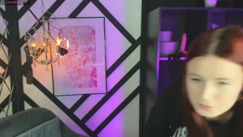 Snapshot of lily_moonlight chatting on December 2025 06:29:02 AM Lily online show from December 2025 06:29:02 AM